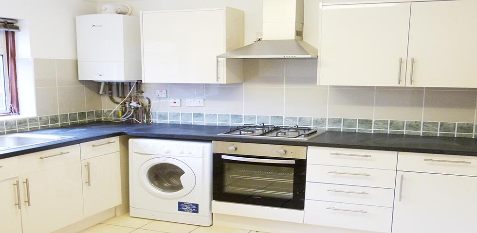 			PRIVATE GARDEN, 2 Bedroom, 1 bath, 1 reception Flat			 Heathfield Park, WILLESDEN GREEN